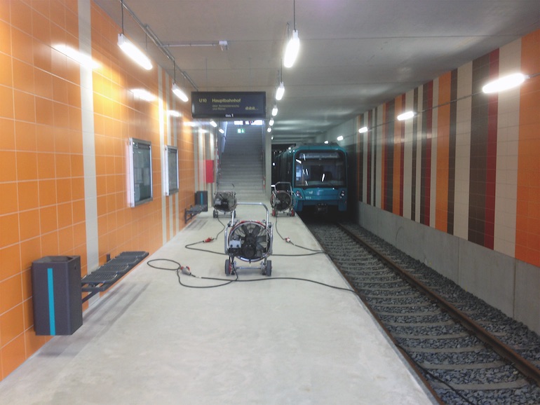 Positive pressure ventilation as a support for firefighting in subways